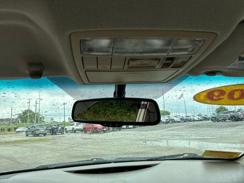 Used 2009 Toyota Camry XLE FWD image 16