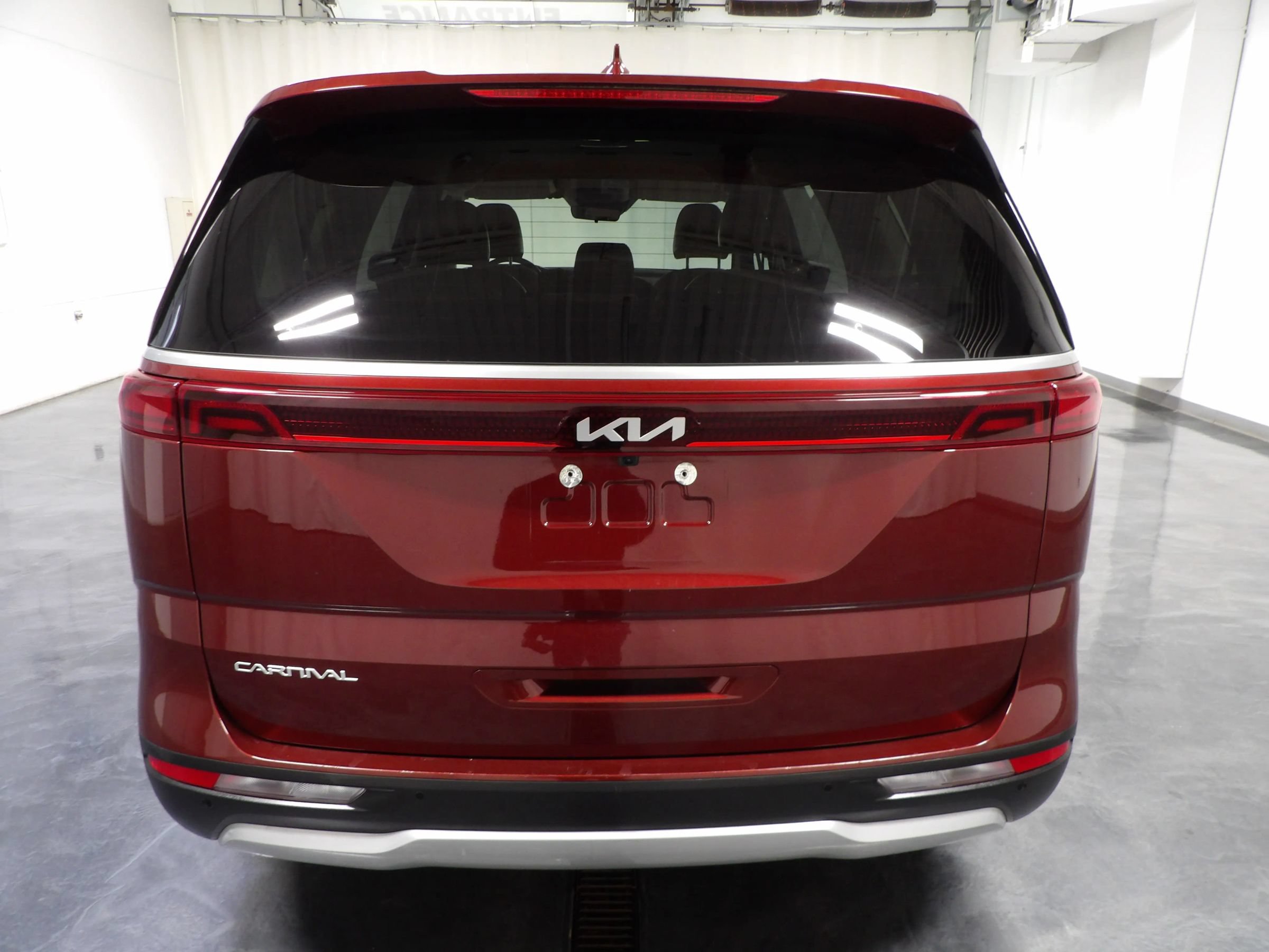 Used 2024 Kia Carnival LX FWD image 6