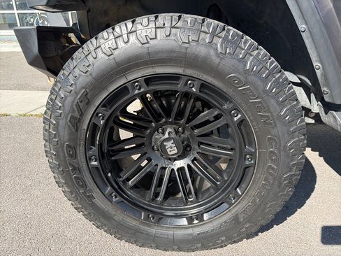 Used 2020 Jeep Gladiator Overland image 37