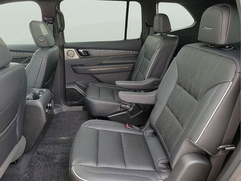 New 2026 Buick Enclave Avenir w/ Super Cruise Package image 13