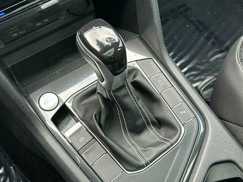 Used 2022 Volkswagen Tiguan SE R-Line image 26
