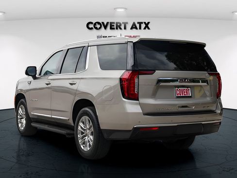 Used 2023 GMC Yukon SLT w/ SLT Luxury Package AWD/4WD image 6