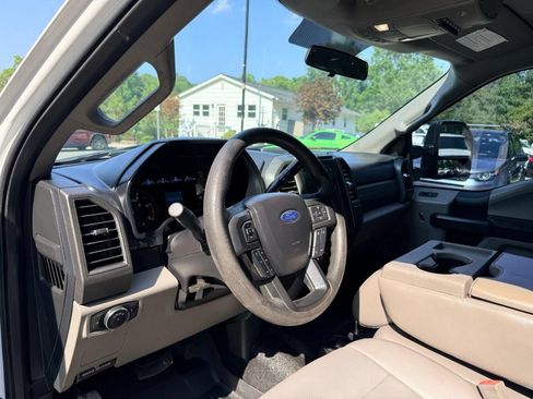 Used 2019 Ford F250 XL w/ Power Equipment Group RWD image 19