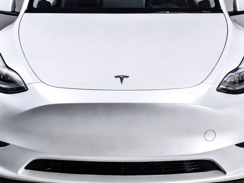 Used 2023 Tesla Model Y Long Range AWD/4WD image 9