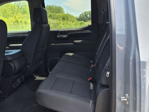 Used 2024 Chevrolet Silverado 1500 LT AWD/4WD image 8