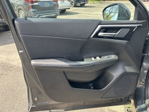 Used 2024 Mitsubishi Outlander SE image 6