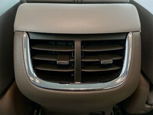 Used 2016 Chevrolet Malibu LT image 25