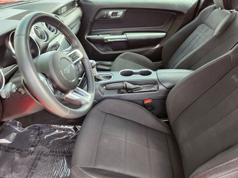 Used 2021 Ford Mustang Coupe RWD image 4