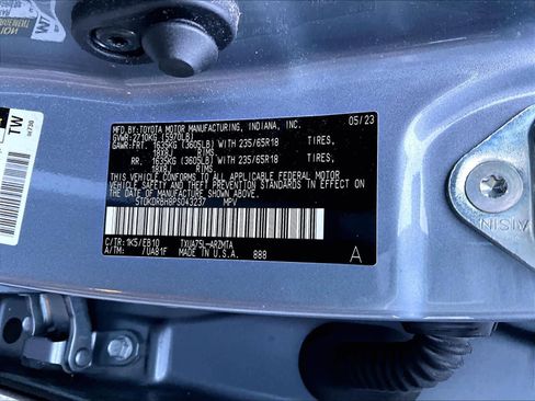 Used 2023 Toyota Highlander XLE image 37