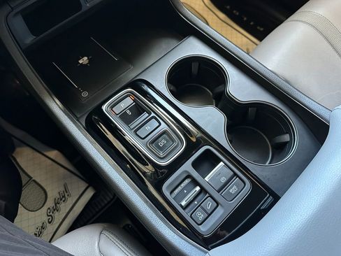 Used 2023 Honda Pilot EX-L image 8