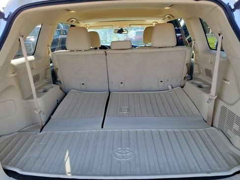 Used 2015 Toyota Highlander XLE FWD image 11