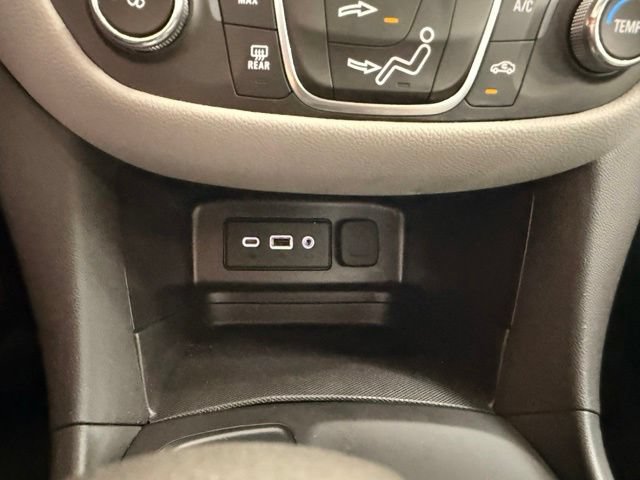 Used 2024 Chevrolet Equinox LS FWD image 17
