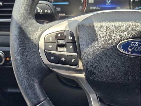 Used 2022 Ford Explorer Limited w/ Equipment Group 301A RWD image 26