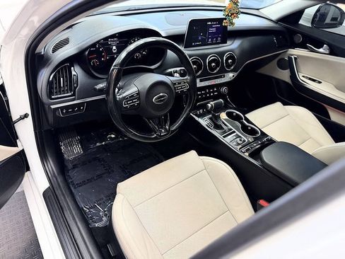 Used 2019 Kia Stinger Premium RWD image 4
