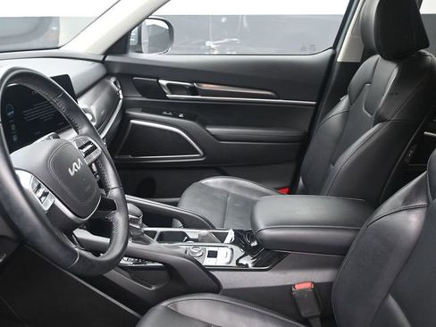 Used 2024 Kia Telluride LX image 6