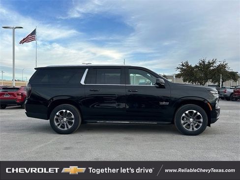 New 2026 Chevrolet Suburban LT w/ Comfort Package image 3