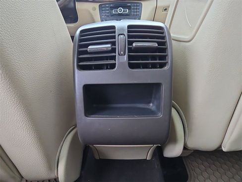 Used 2013 Mercedes-Benz GLK 350 4MATIC image 22