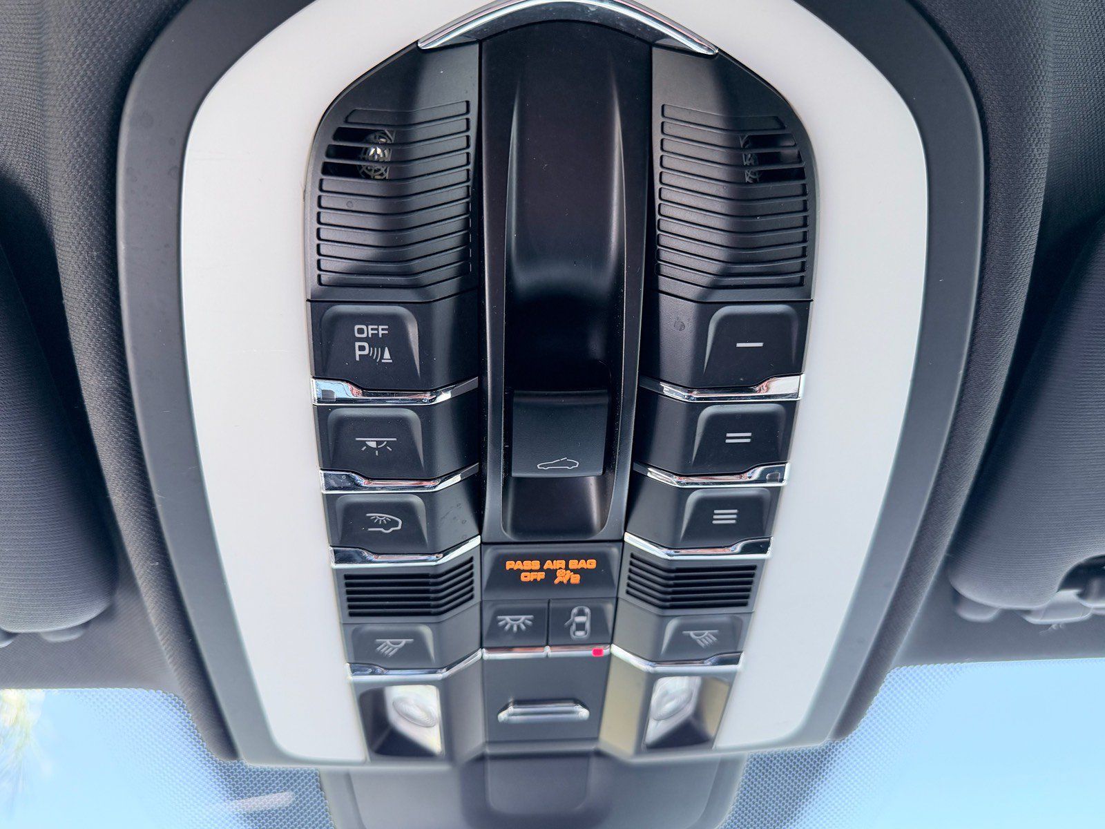 Used 2012 Porsche Cayenne AWD/4WD image 14