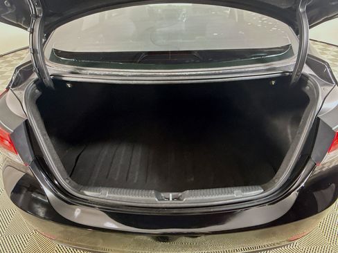 Used 2016 Hyundai Elantra Limited image 35