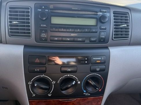 Used 2005 Toyota Corolla CE image 21