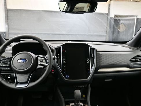 Used 2025 Subaru Forester Limited AWD/4WD image 22