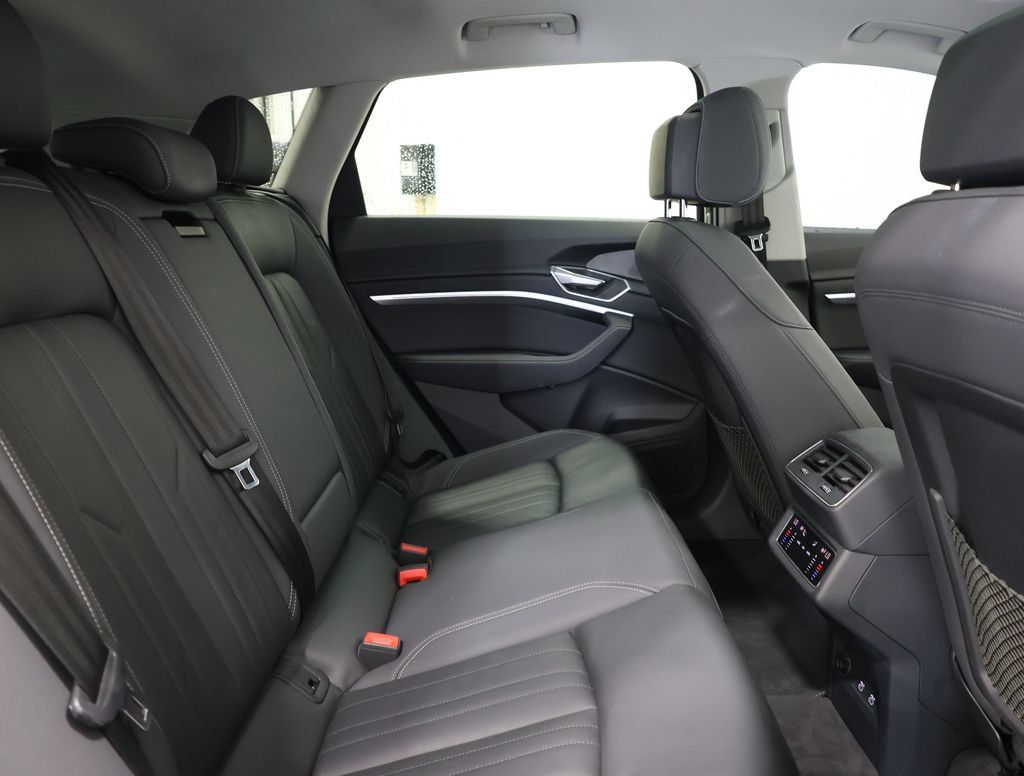 Used 2021 Audi e-tron Premium w/ Convenience Plus Package AWD/4WD image 24