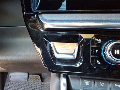 Used 2024 GMC Sierra 2500 Denali w/ Denali Reserve Package image 13