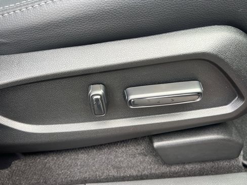 Certified 2025 Honda Pilot Touring image 33