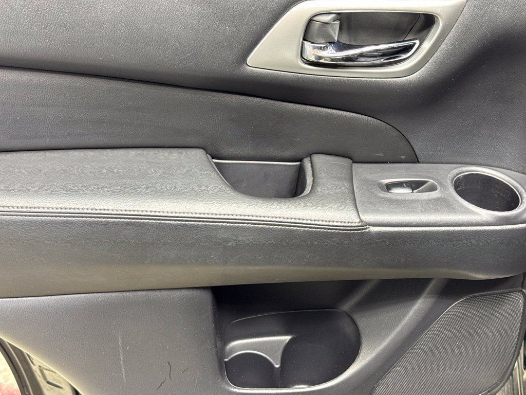 Used 2019 Nissan Pathfinder SV w/ SV All Weather Package FWD image 19