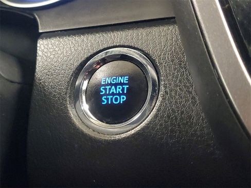 Used 2021 Toyota Camry XLE image 31