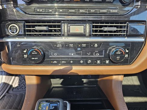 Used 2024 Nissan Pathfinder Platinum w/ Black Appearance Package image 21