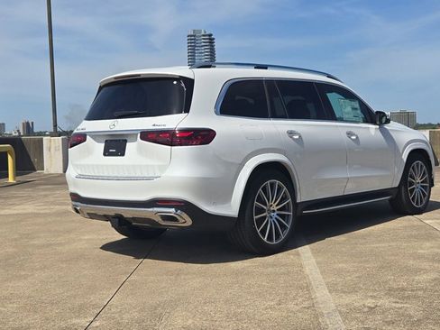 New 2026 Mercedes-Benz GLS 580 GLS 580 image 2