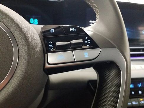 Certified 2025 Hyundai Elantra SEL w/ Cargo Package image 5