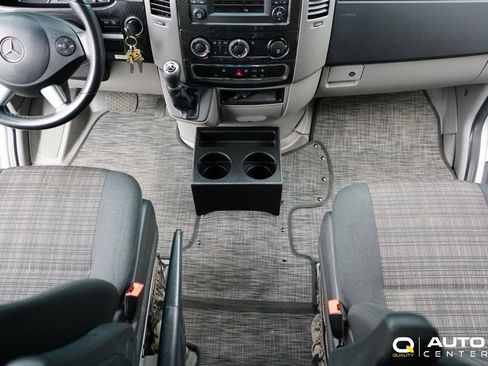 Used 2018 Mercedes-Benz Sprinter 2500 image 44