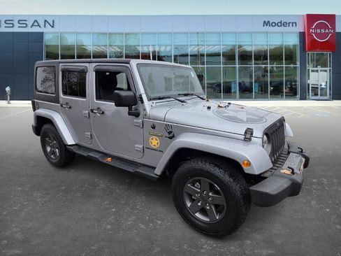 Used 2016 Jeep Wrangler Unlimited Sport image 3