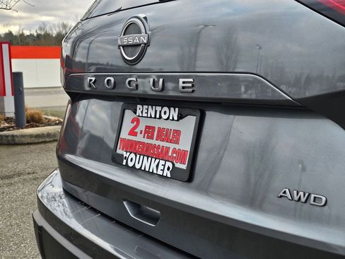 Used 2024 Nissan Rogue S AWD/4WD image 10