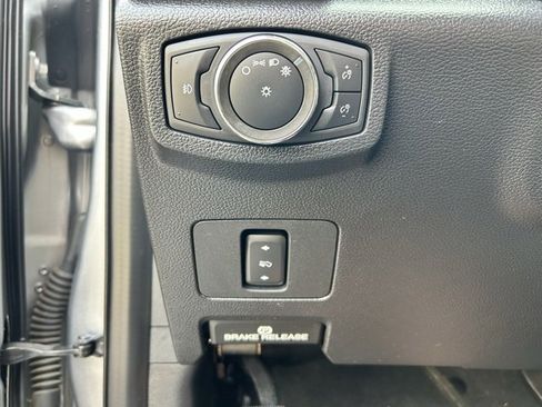 Used 2020 Ford F550 4x4 Crew Cab Super Duty w/ Lariat Value Package image 23