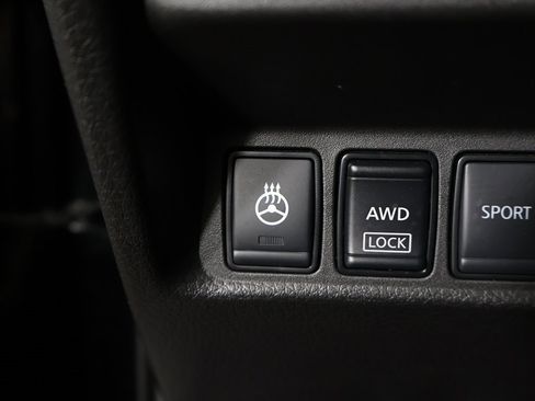 Used 2022 Nissan Rogue Sport SV w/ Technology Package image 37