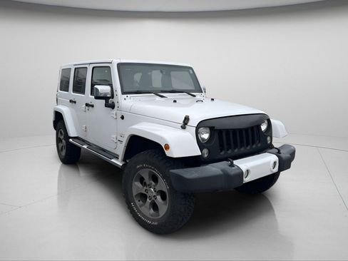 Used 2016 Jeep Wrangler Unlimited Sahara w/ Mopar Chrome Edition Group image 18