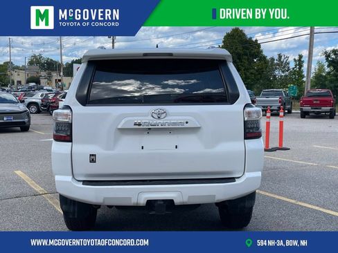 Used 2014 Toyota 4Runner SR5 AWD/4WD image 4