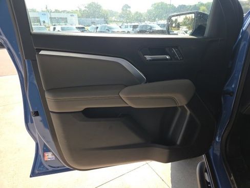 New 2026 Chevrolet Colorado ZR2 w/ Technology Package image 34