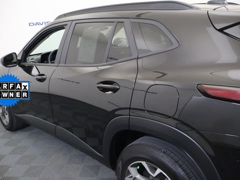 Certified 2025 Chevrolet Trax LT FWD image 11