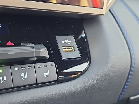 New 2026 Toyota Tundra Platinum image 17