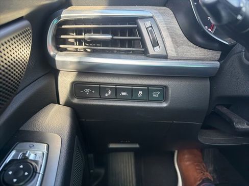Used 2022 Kia Telluride EX w/ EX Premium Package AWD/4WD image 17