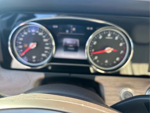 Used 2018 Mercedes-Benz E 400 E 400 image 8