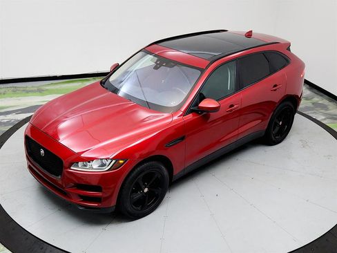 Used 2017 Jaguar F-PACE Premium image 34