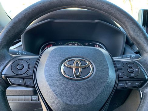Used 2025 Toyota RAV4 XLE image 29