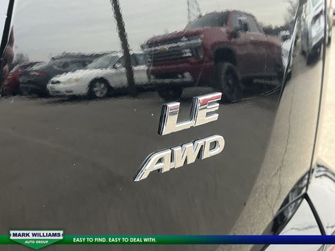 Used 2018 Toyota RAV4 LE image 24