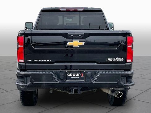Used 2024 Chevrolet Silverado 2500 High Country w/ Technology Package AWD/4WD image 5