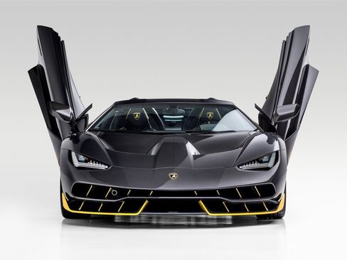 Used 2017 Lamborghini Centenario LP 770-4 image 5